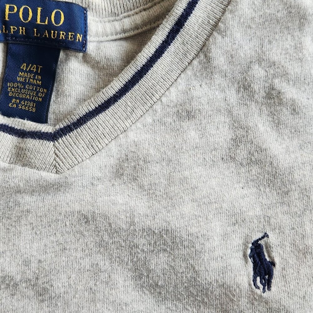 Ralph Lauren pale grey v-neck t-shirt size 4 in100% cotton
